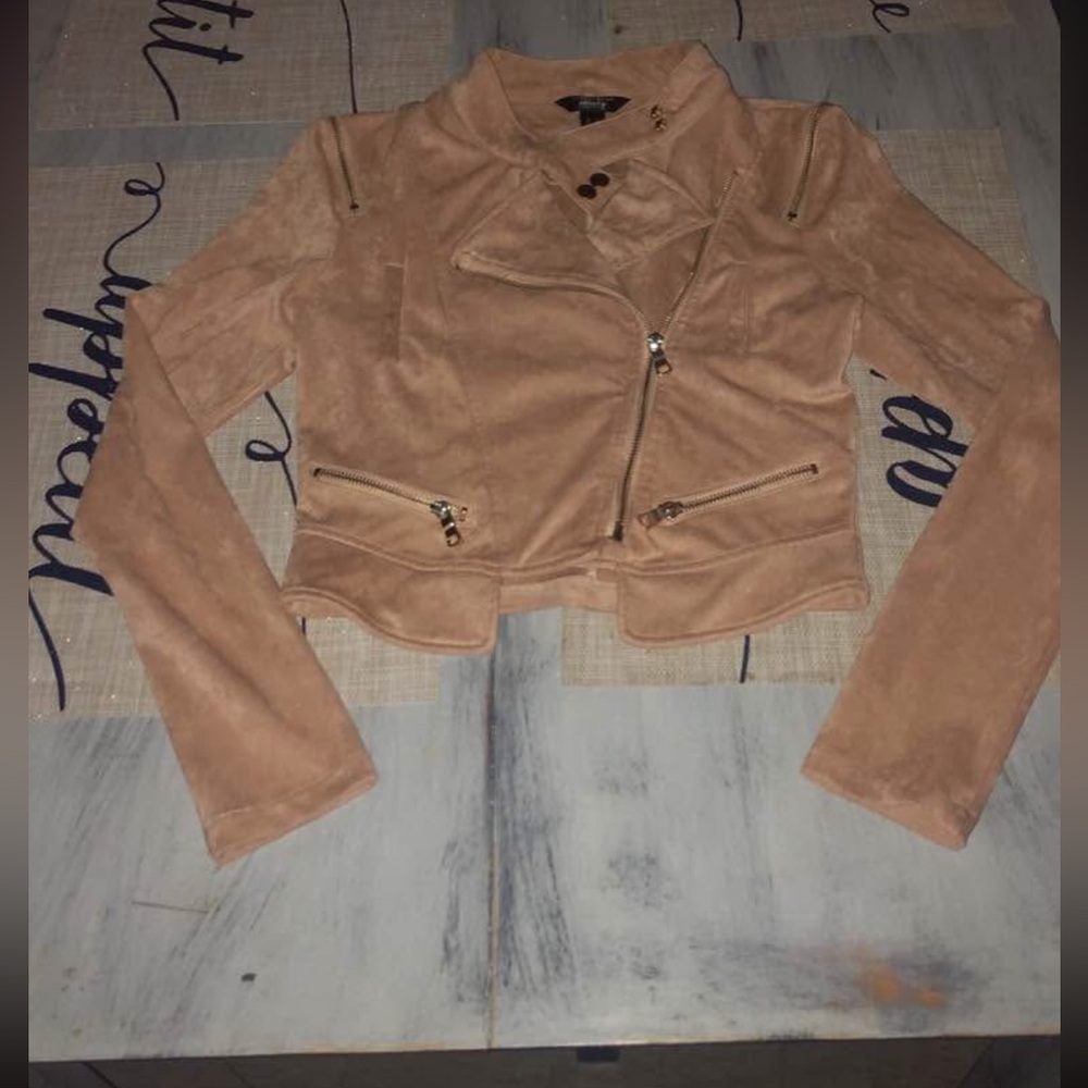 Very soft and flattering size xs